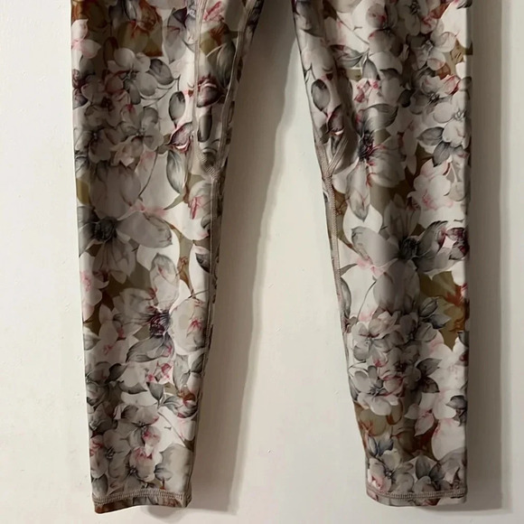 SAVVI Miya Petal Floral Leggings Botanical Smooth M Medium High Waisted - Picture 3 of 10